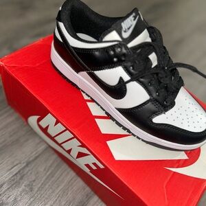 Nike Classic Black and White Low-Tops